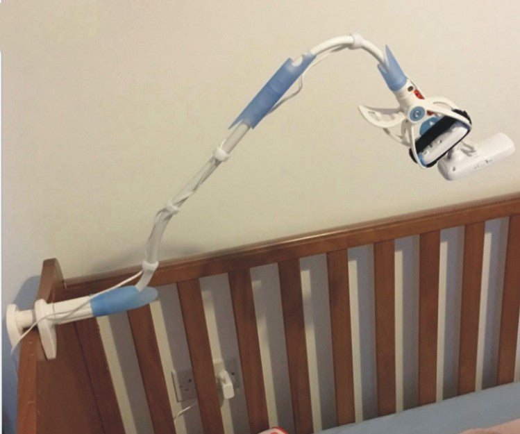 Flexible Baby Monitoring Camera Wireless Elderly Monitoring Bracket  in use